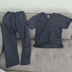 Cherokee Scrubs: Dark Gray Top and Bottom Set, Size Small